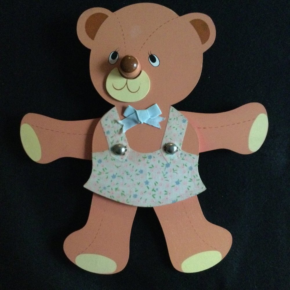 1982 Enesco Teddy bear's picnic kids wall decor wind music box toy movable limbs